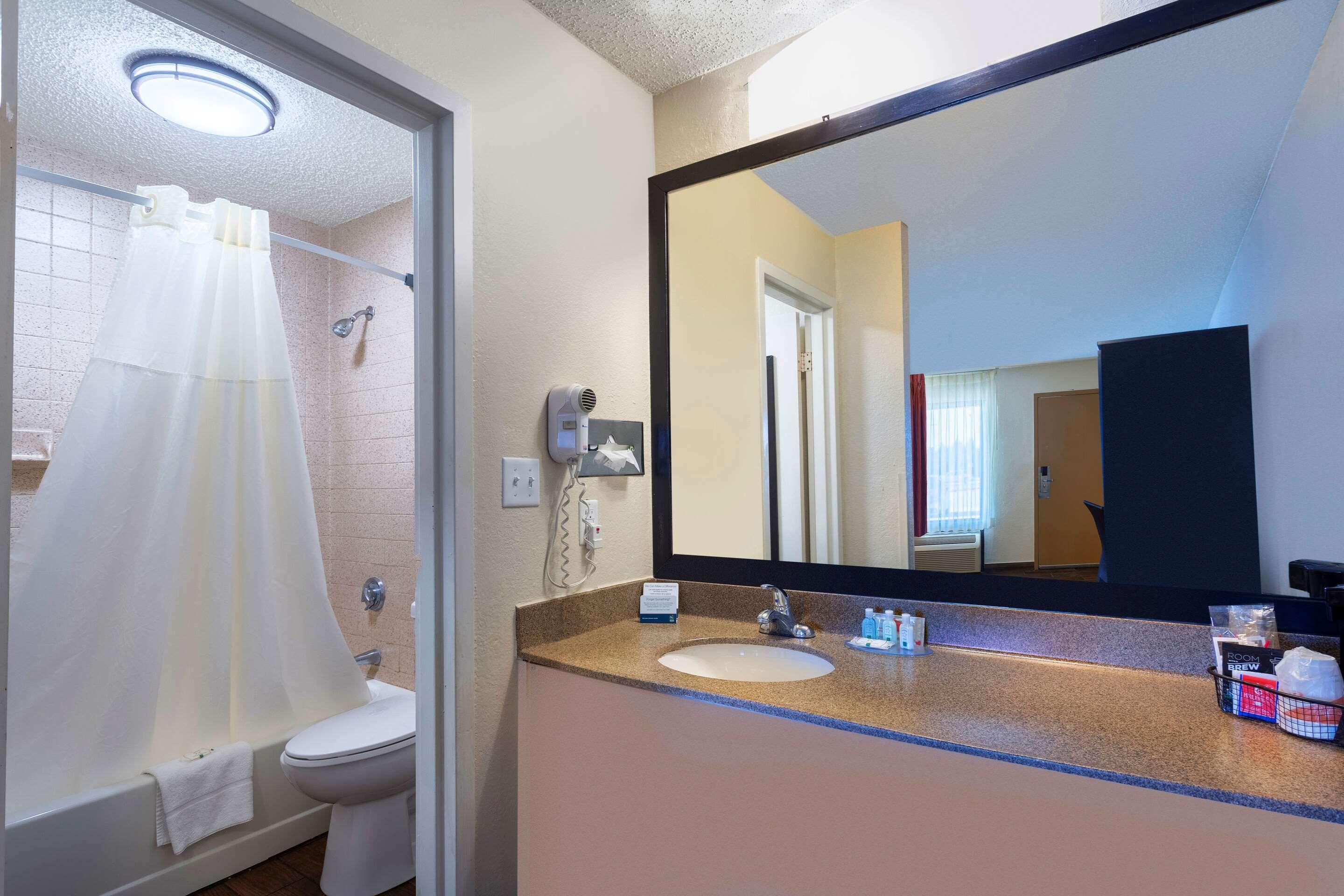 Quality Inn At Arlington Highlands Esterno foto