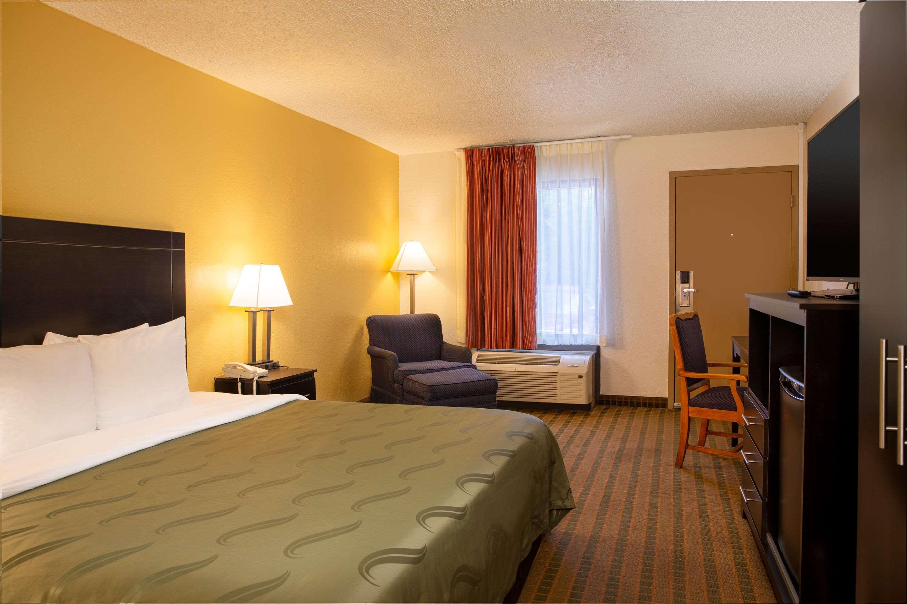 Quality Inn At Arlington Highlands Esterno foto