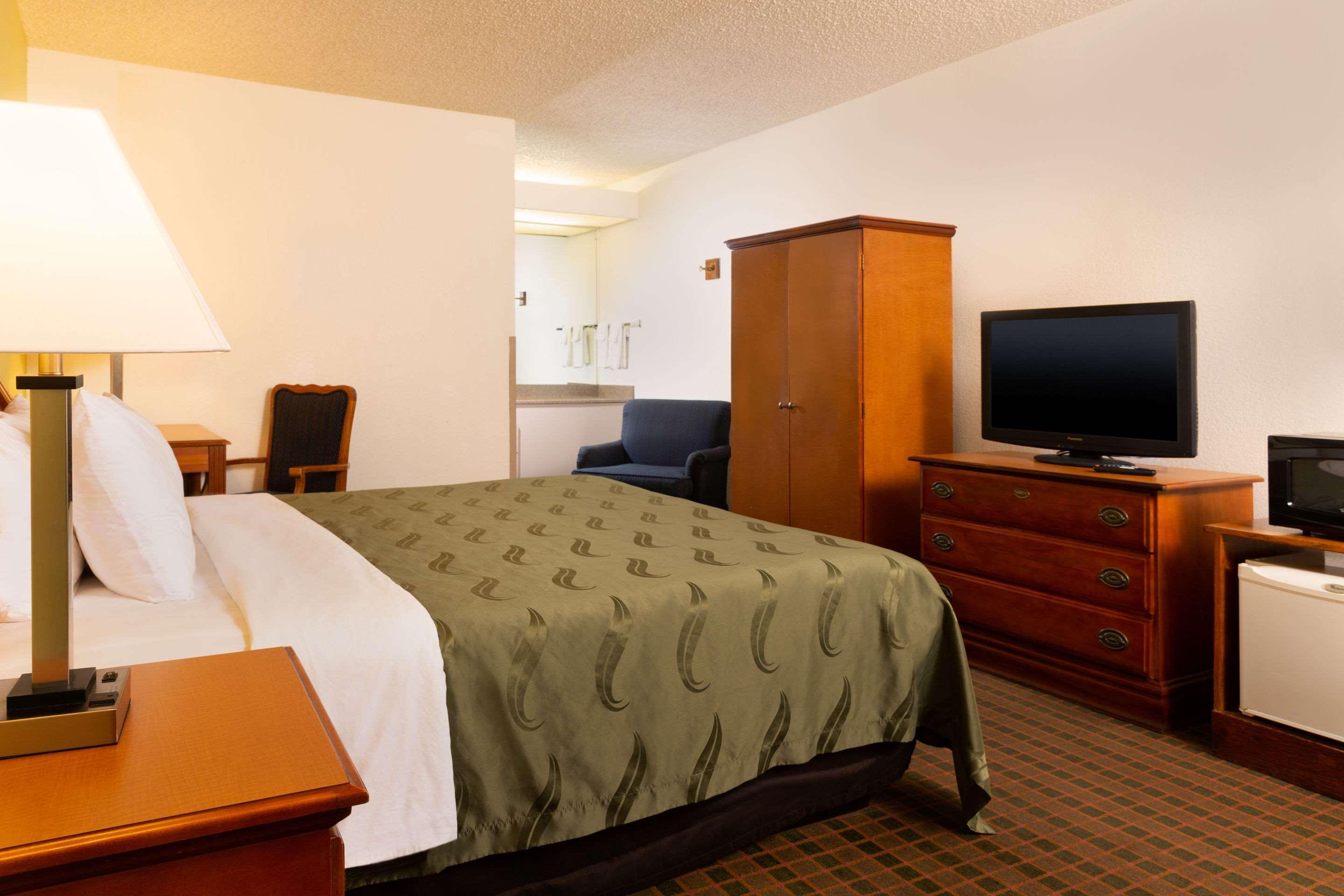 Quality Inn At Arlington Highlands Esterno foto