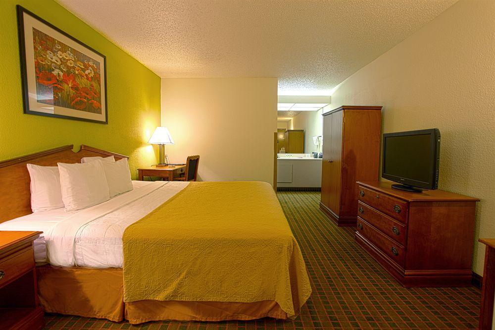 Quality Inn At Arlington Highlands Esterno foto