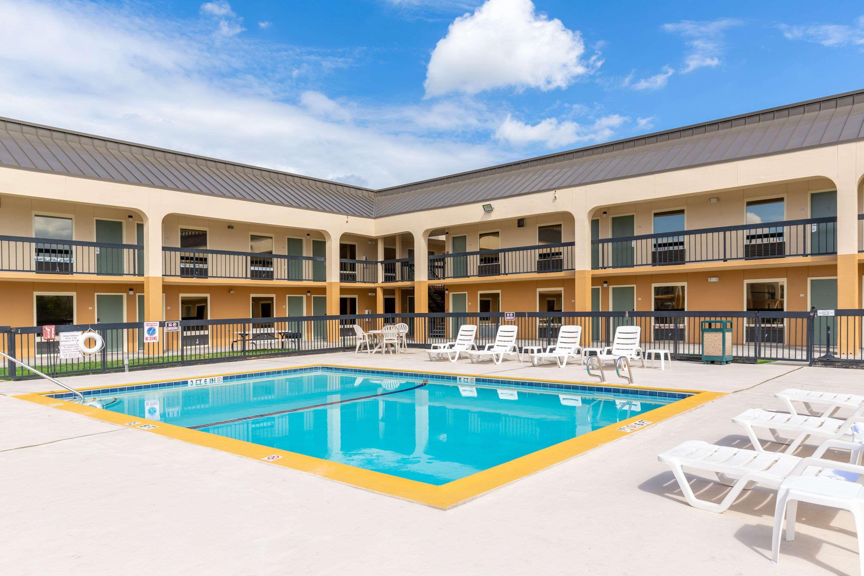 Quality Inn At Arlington Highlands Esterno foto