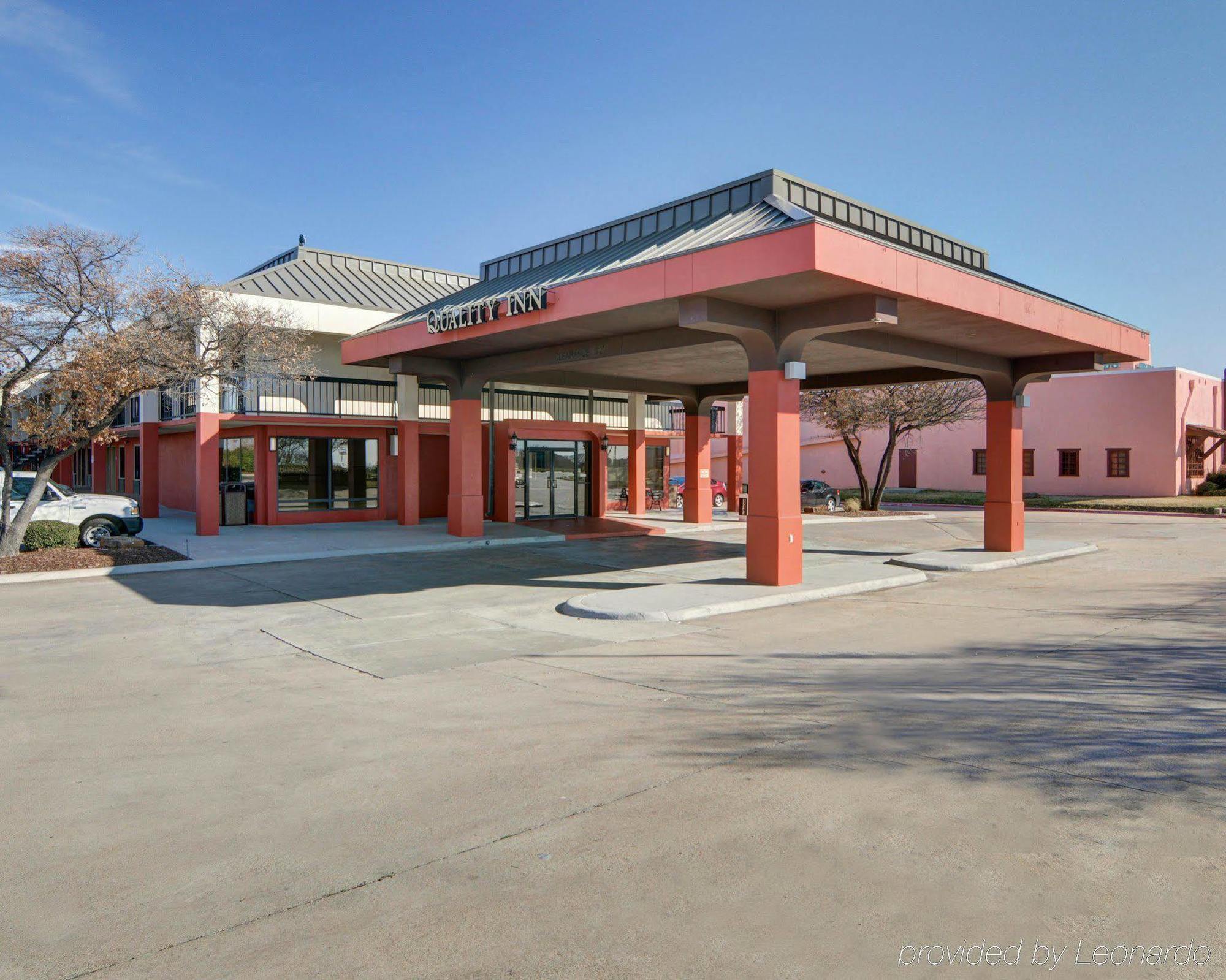 Quality Inn At Arlington Highlands Esterno foto